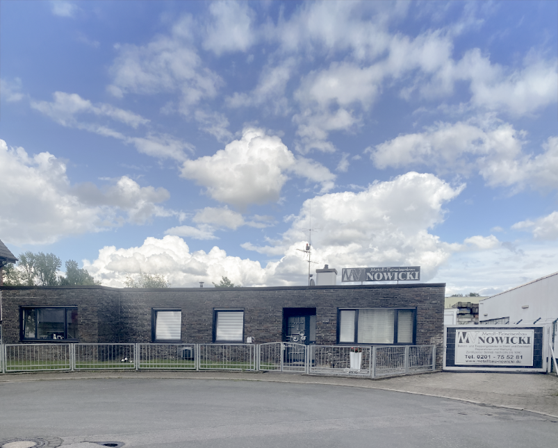 Metallbau Nowicki – Halle von außen