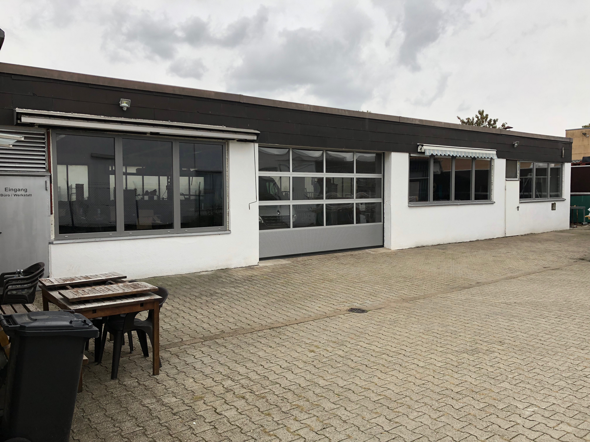 Metallbau Nowicki – Halle von außen